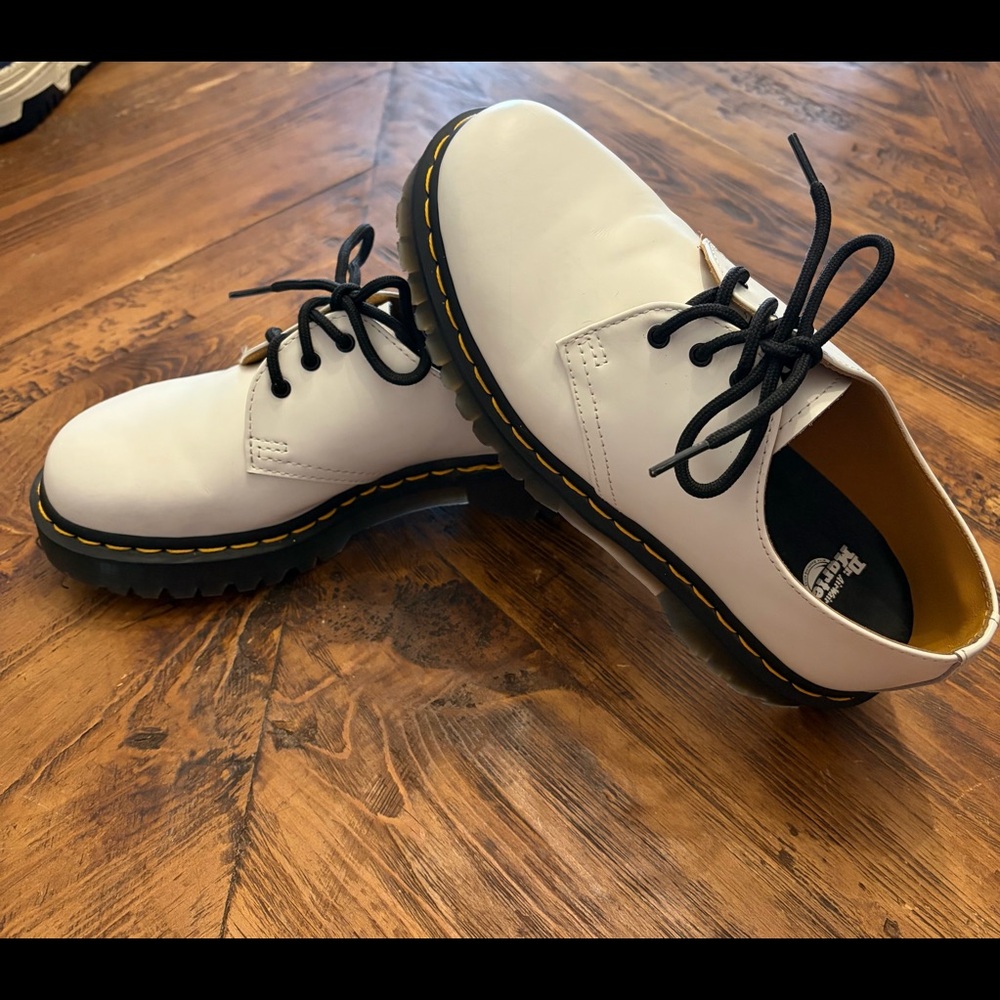 Doc Martens Smooth Leather Oxford Shoes - Picture 4 of 6